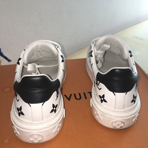 Louis Vuitton Time out sneakers size 36 woman’s - Picture 7 of 7
